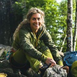 Clearance Bergans Cecilie Light Wind Anorak - Trail Green / Dark Olive Green