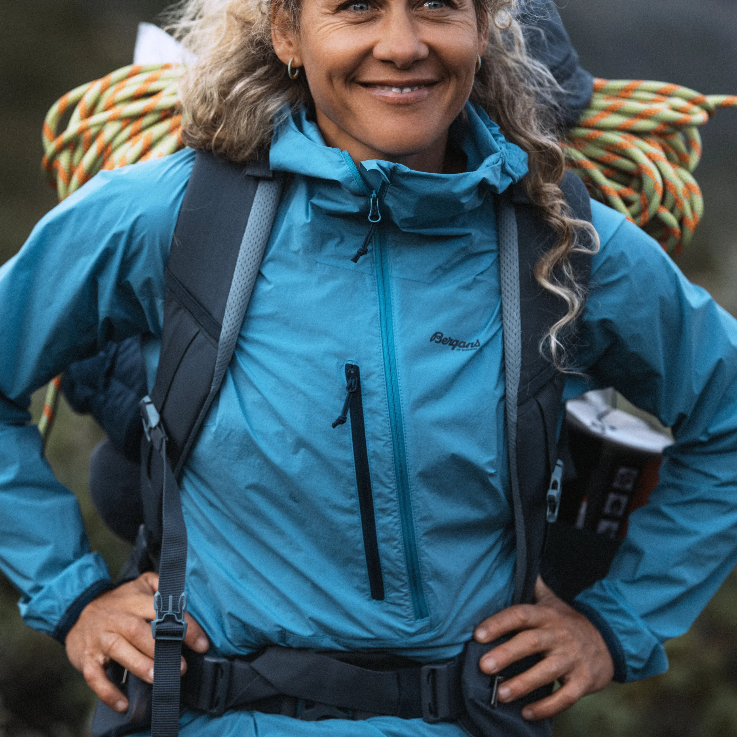 Outlet Bergans Cecilie Light Wind Anorak - Clear Ice Blue