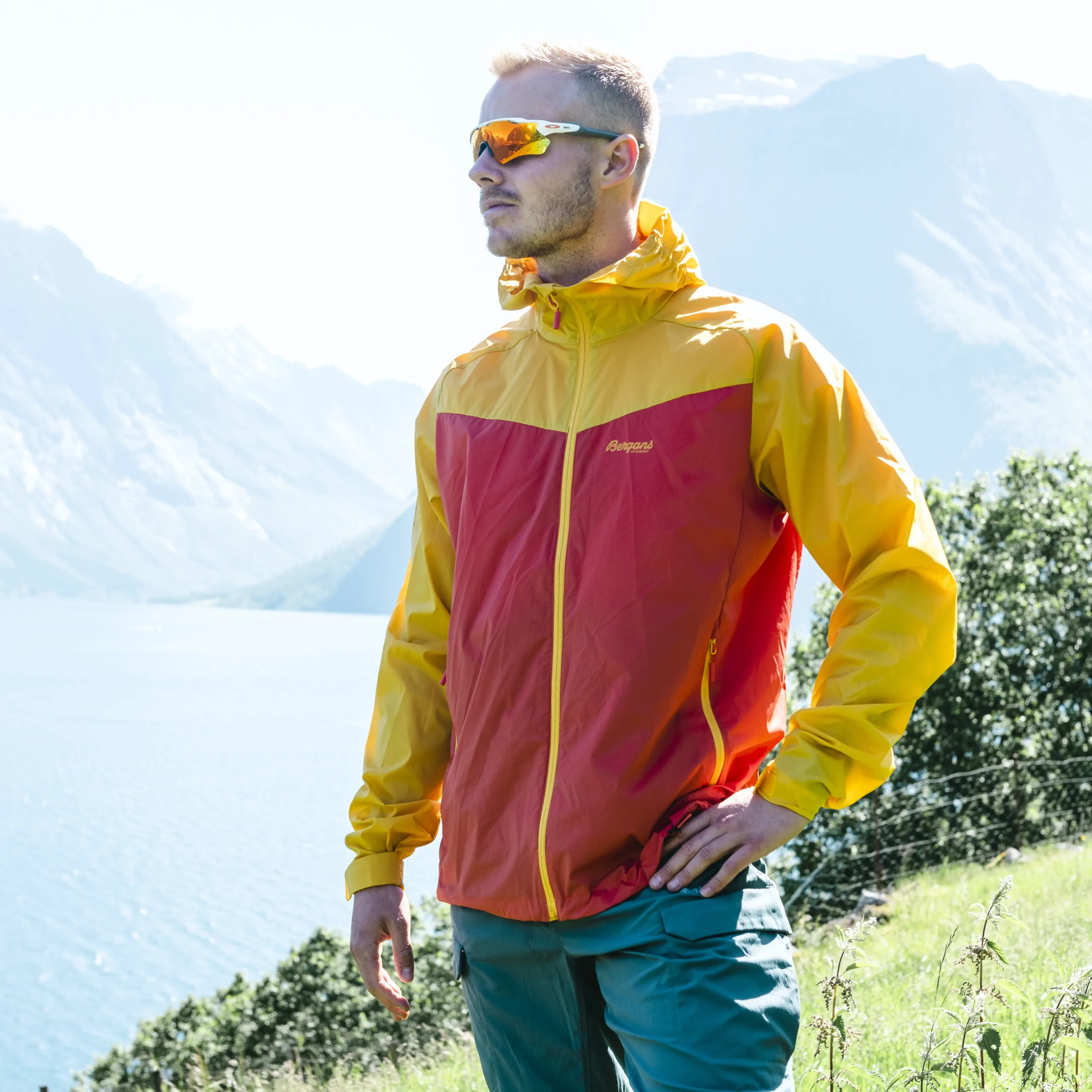 Discount Bergans Microlight Jacket - Brick / Light Golden Yellow