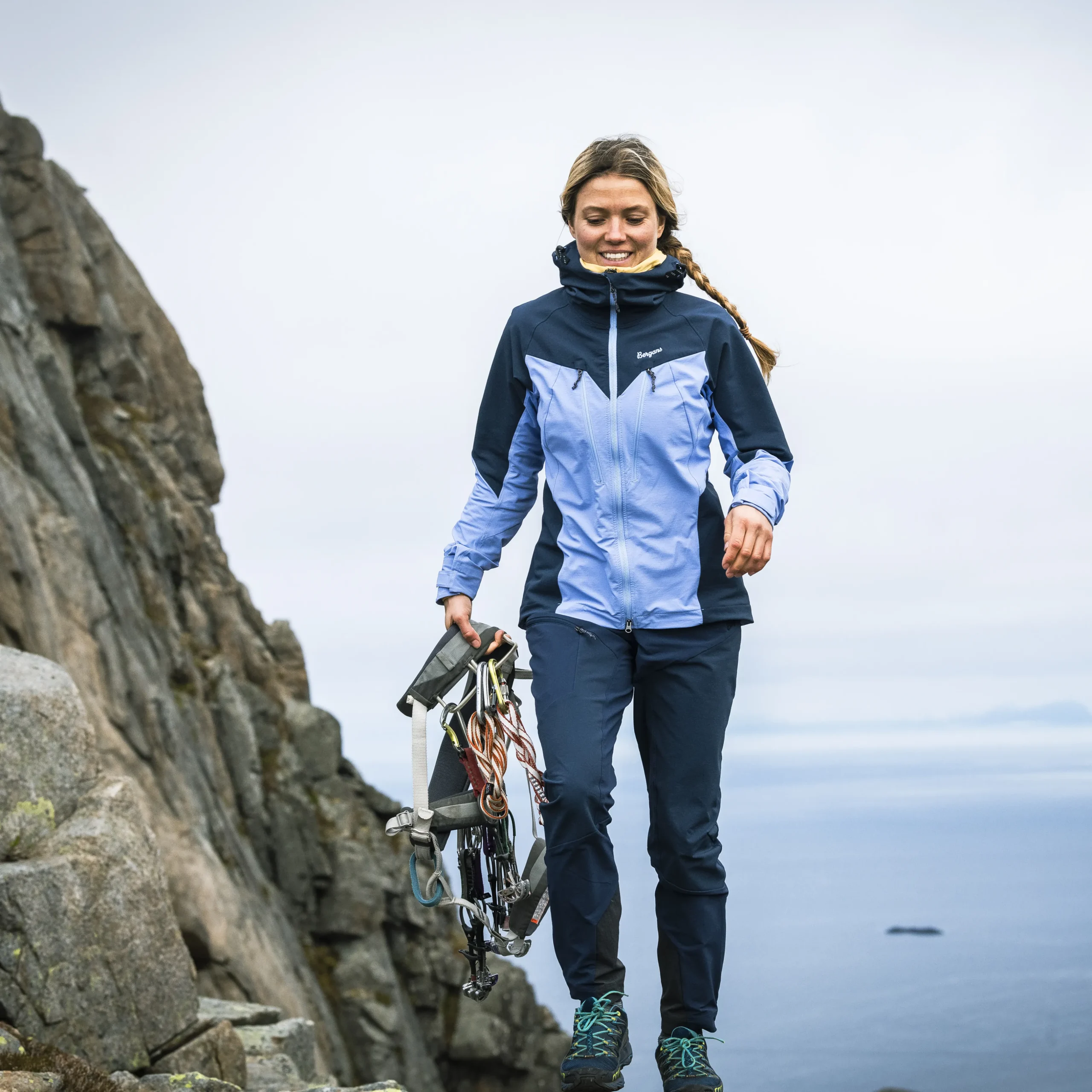 Shop Bergans Tind Softshell Pants Women - Navy Blue