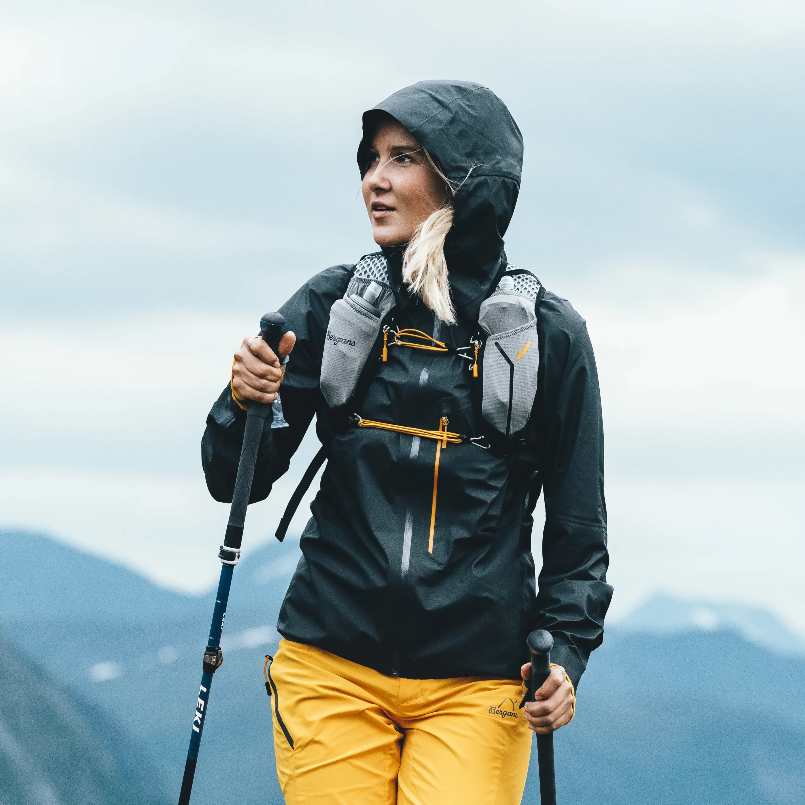 Online Bergans Y LightLine Air 3L Shell Jacket Women - Dark Shadow Grey