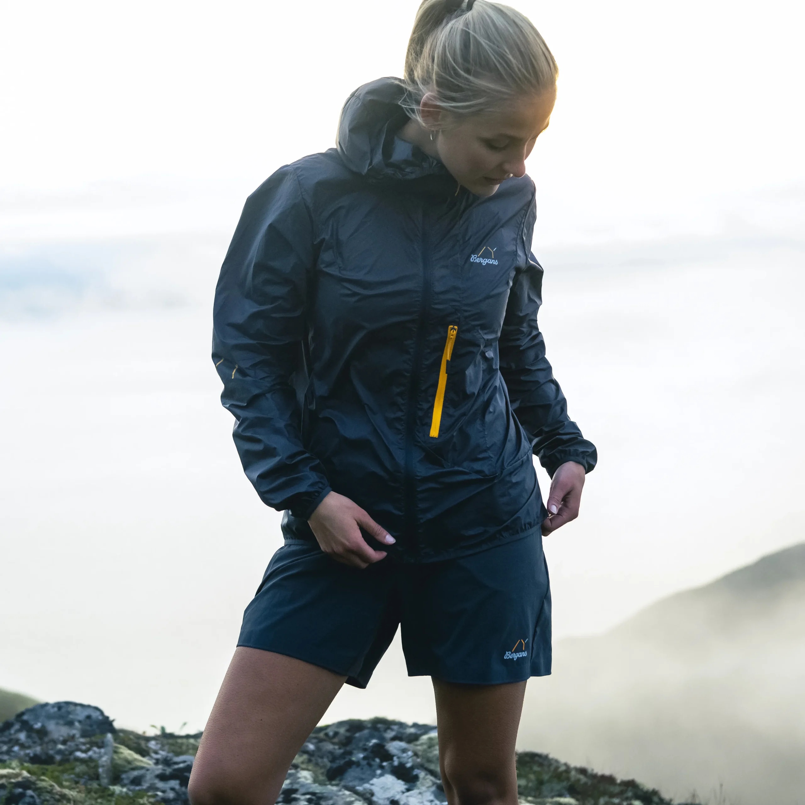 Cheap Bergans Y LightLine Pure Windbreaker Jacket Women - Dark Shadow Grey