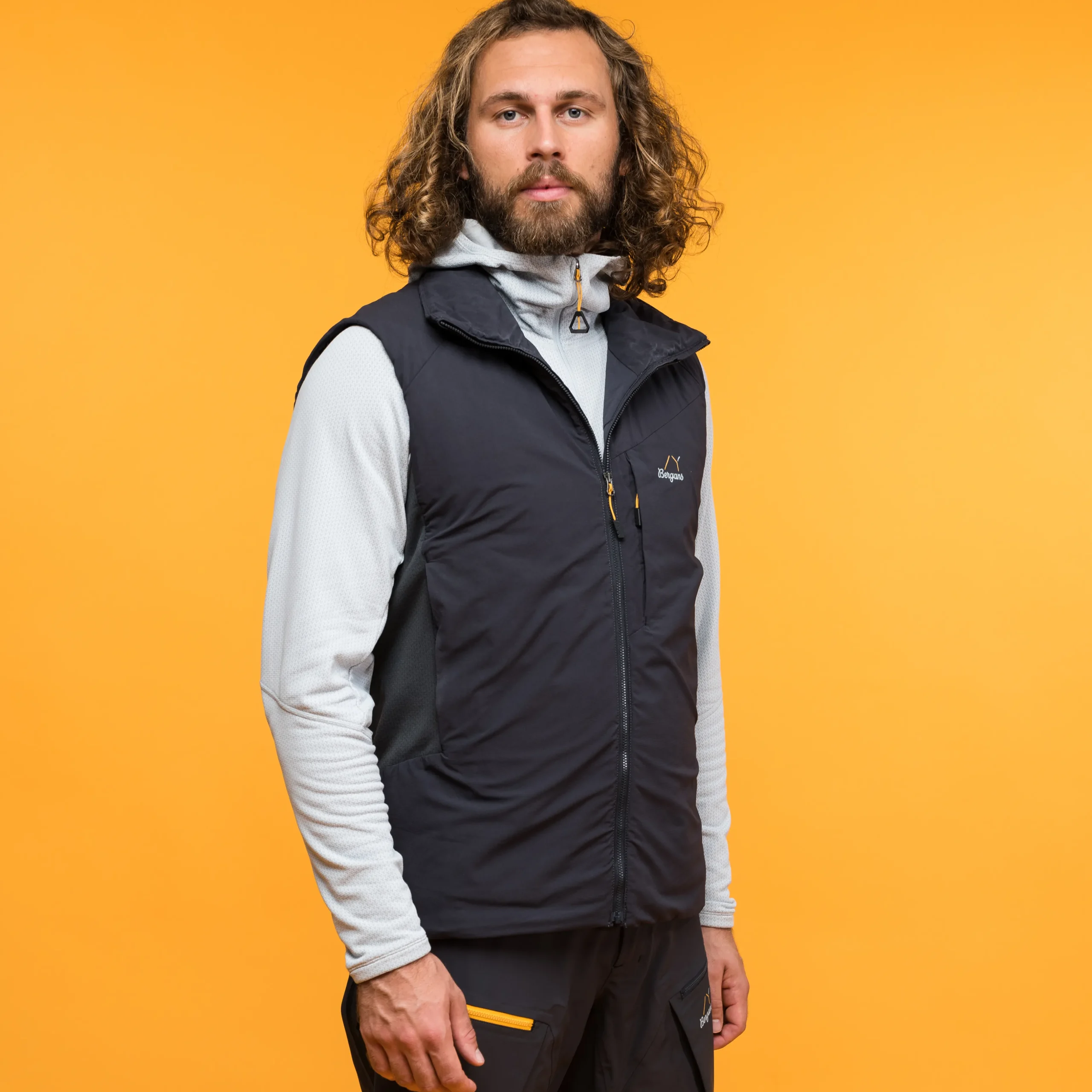 Online Bergans Y MountainLine Light Insulated Air Vest Men - Dark Shadow Grey